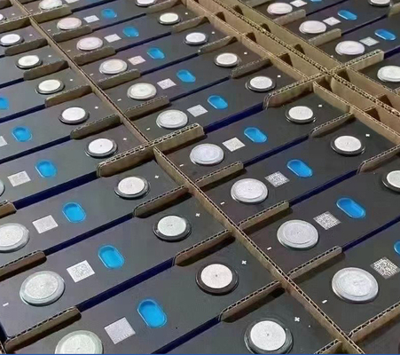 Originele fabrieksklasse A 3.2V 102Ah oplaadbare LiFePO4 prismatische cel voor zonne-energie EVorage E lithiumbatt